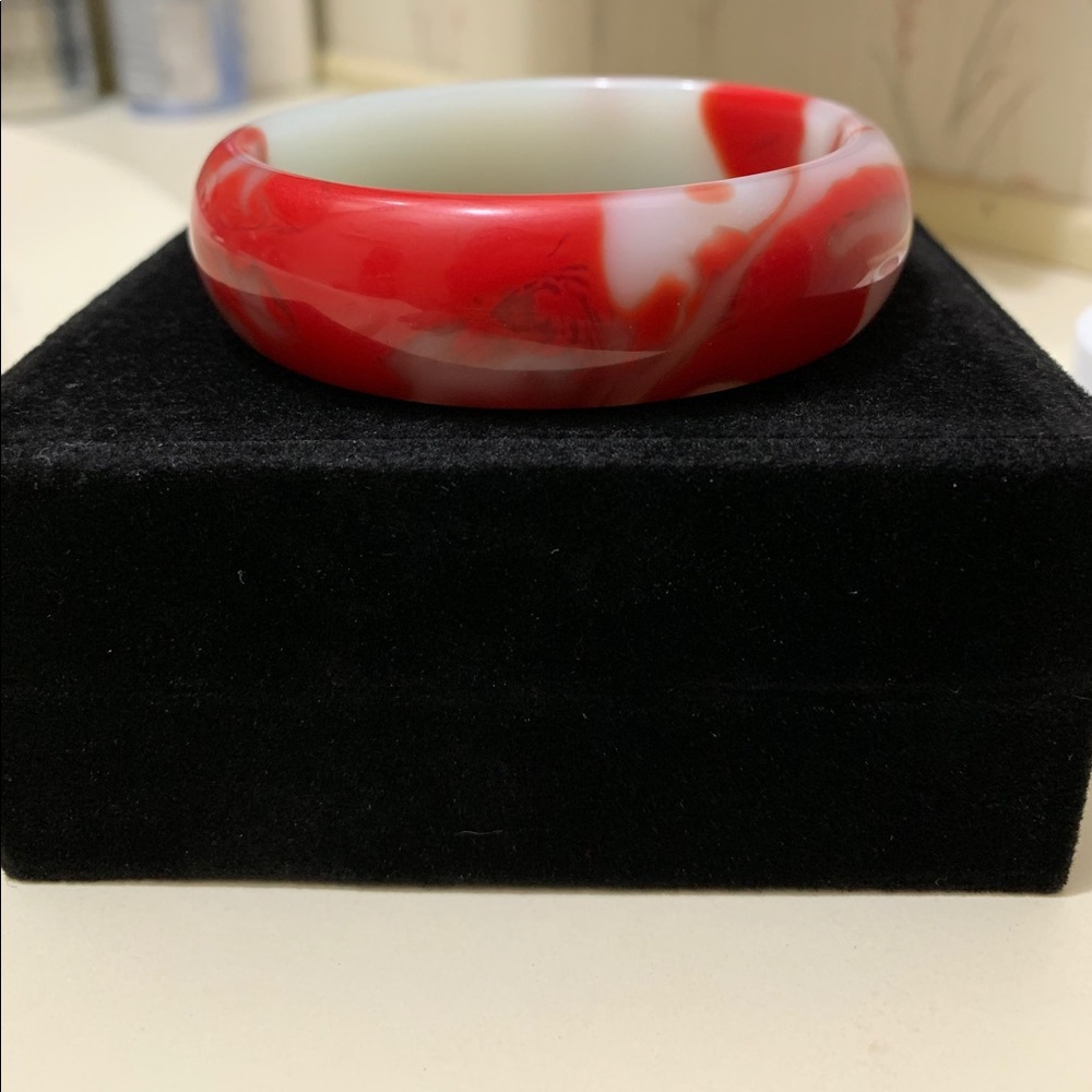 Beautiful Burmese bangle bracelet - Picture 4 of 6